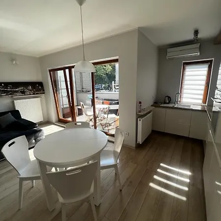 Heweliusza Street Apartment