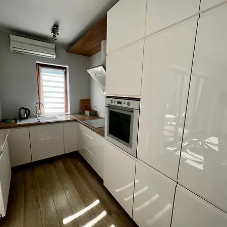 Heweliusza Street Apartment *